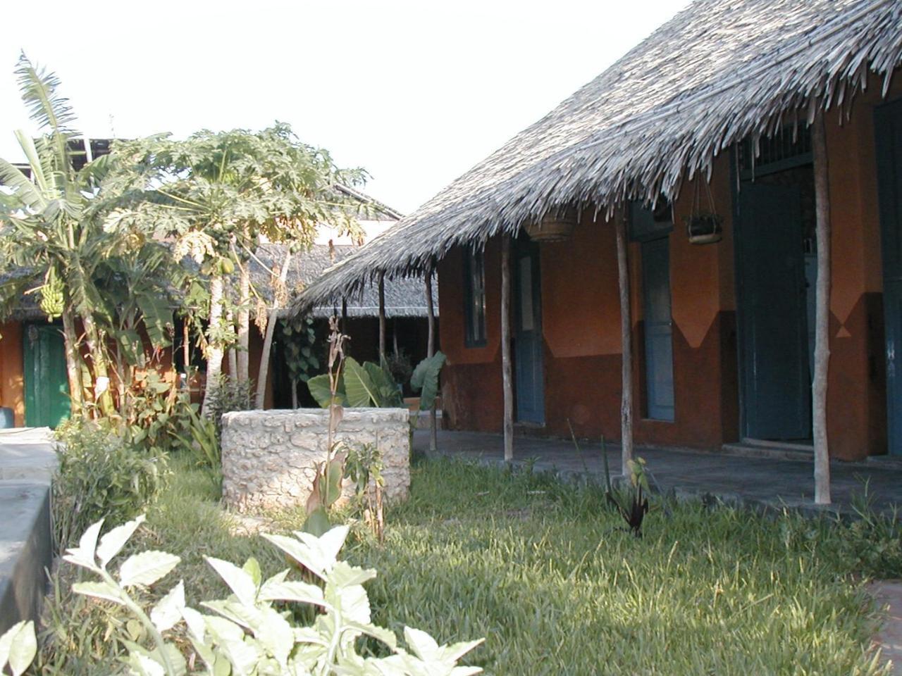 Patio Dos Quintalinhos - Casa Di Gabriele Bed & Breakfast Ilha de Mocambique Exterior foto